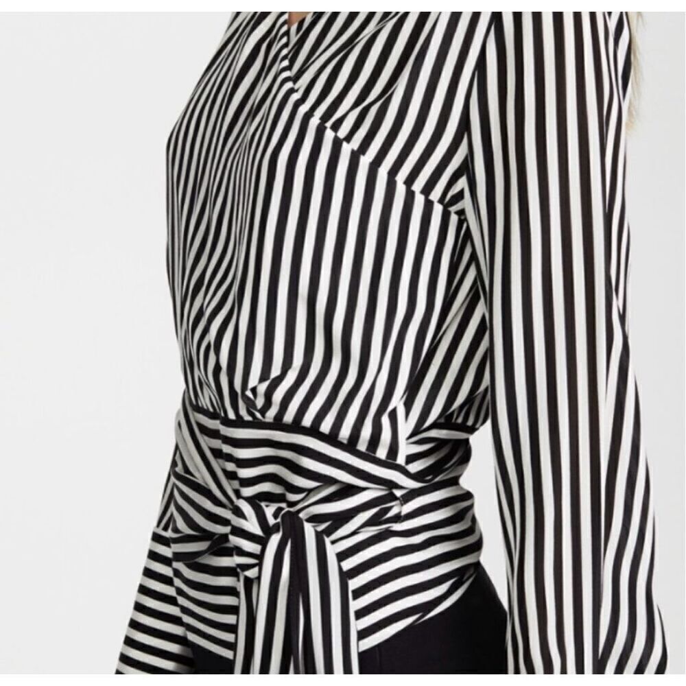 Alice + Olivia Alba cross front blouse size medium - Picture 3 of 7